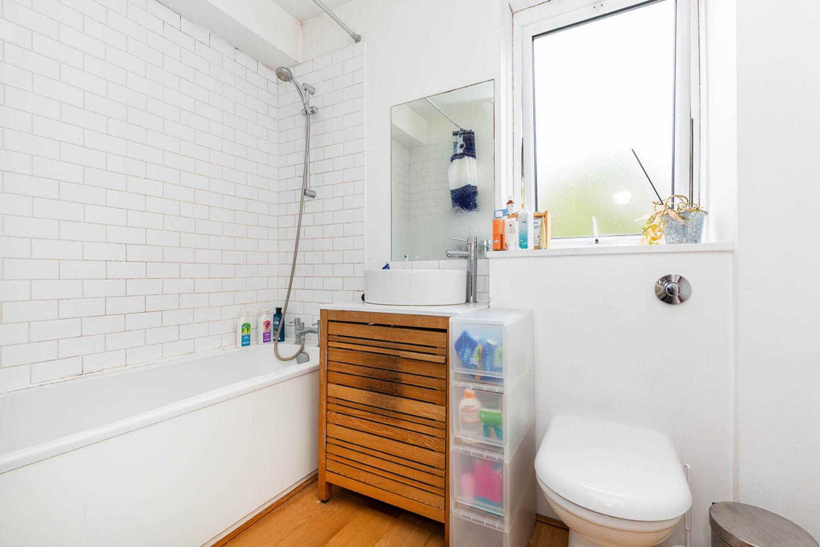 Close to an abundance of amenities on Holloway Road and Archway Station Tollington Way, Holloway